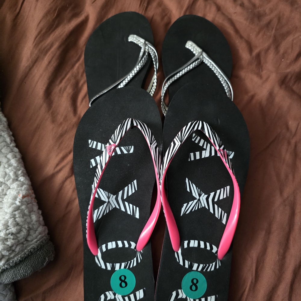 Roxy Women's Black and Silver Sandals - Picture 2 of 2